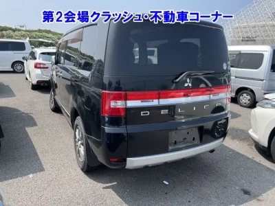 Mitsubishi DELICA D5