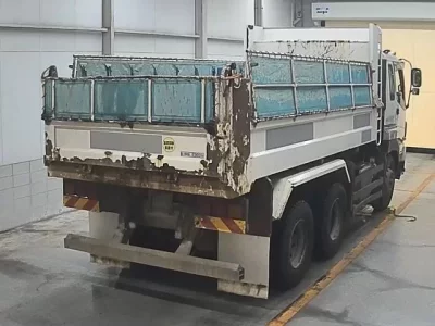 Isuzu TRUCK