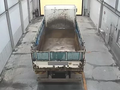 Isuzu TRUCK
