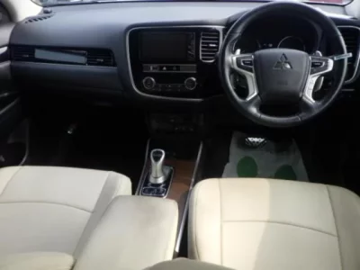 Mitsubishi OUTLANDER PHEV