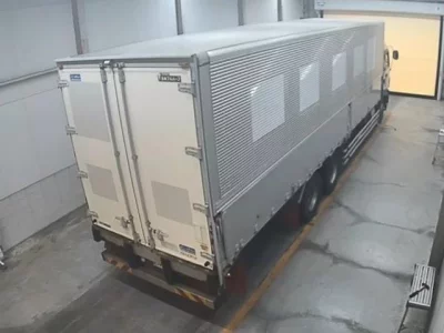 Isuzu TRUCK