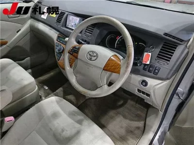 Toyota ISIS