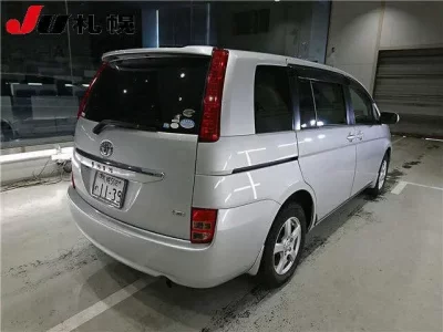 Toyota ISIS