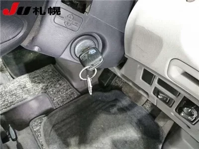 Nissan TINO