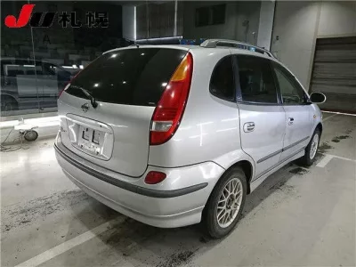 Nissan TINO