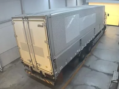 Isuzu TRUCK