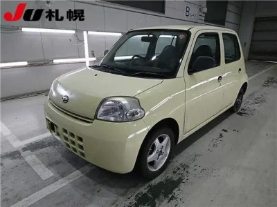 Daihatsu Esse