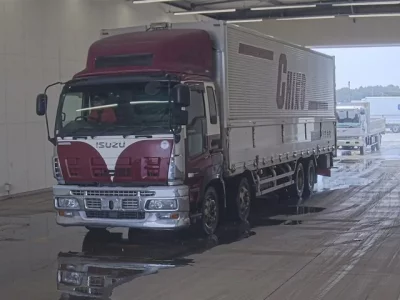 Isuzu GIGA
