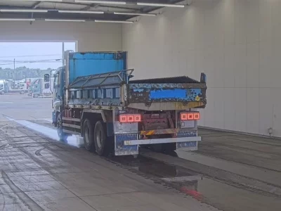 Isuzu GIGA