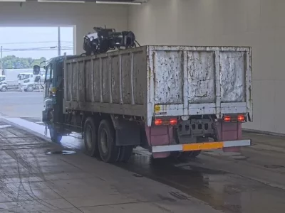 Isuzu GIGA