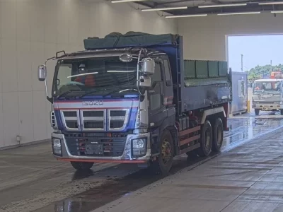 Isuzu GIGA