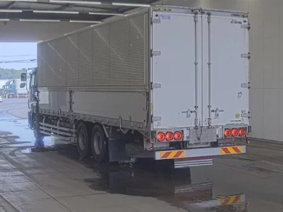 Isuzu GIGA