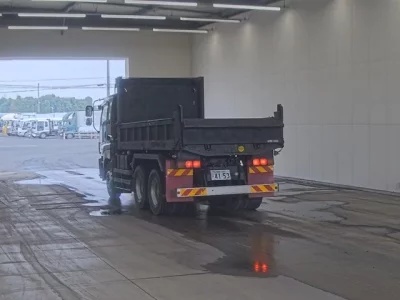 Isuzu GIGA