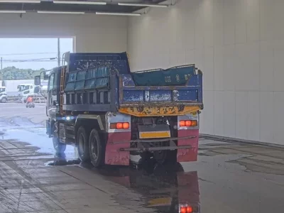 Isuzu GIGA