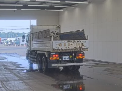 Isuzu GIGA