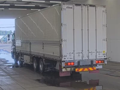 Isuzu GIGA