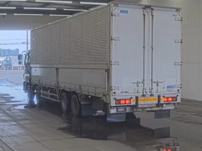 Isuzu GIGA