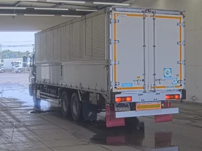 Isuzu GIGA