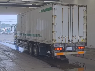 Isuzu GIGA