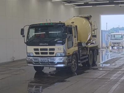 Isuzu GIGA