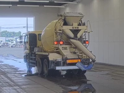 Isuzu GIGA