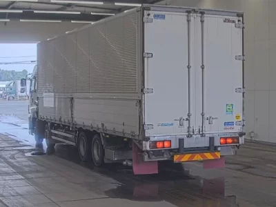 Isuzu GIGA