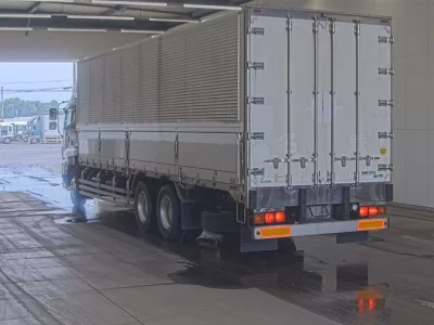Isuzu GIGA