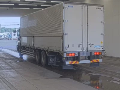 Isuzu GIGA