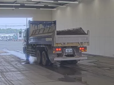 Isuzu GIGA