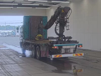 Isuzu GIGA