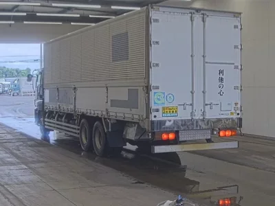 Isuzu GIGA