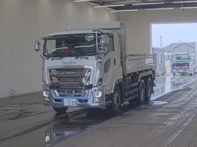 Isuzu GIGA
