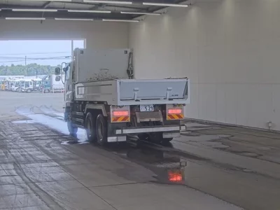 Isuzu GIGA