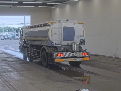 Isuzu GIGA
