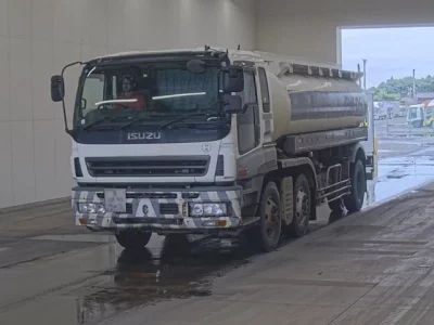 Isuzu GIGA