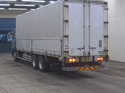 Isuzu GIGA