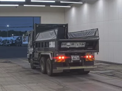 Isuzu GIGA