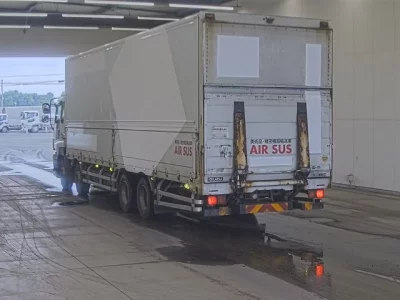 Isuzu GIGA