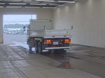 Isuzu GIGA