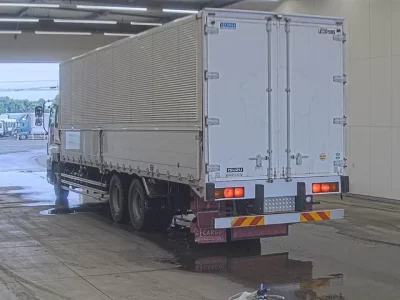 Isuzu GIGA