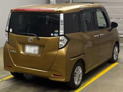 Toyota TANK