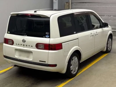 Nissan LAFESTA