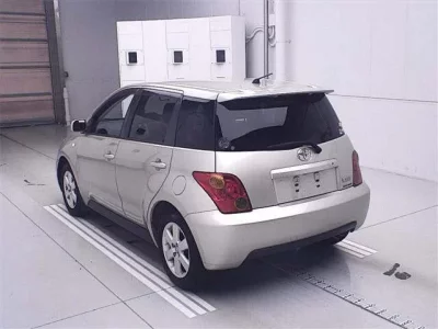 Toyota IST
