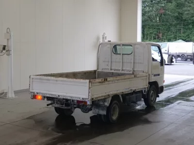 Nissan TRUCK