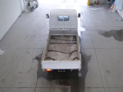 Nissan TRUCK