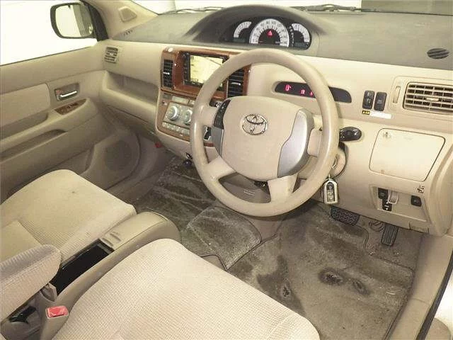 Toyota RAUM