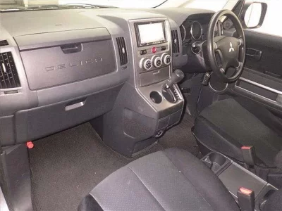 Mitsubishi DELICA D5