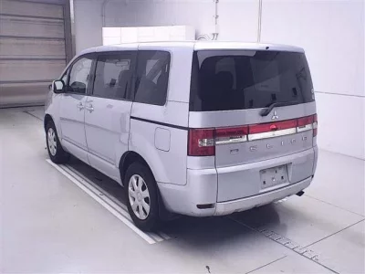 Mitsubishi DELICA D5