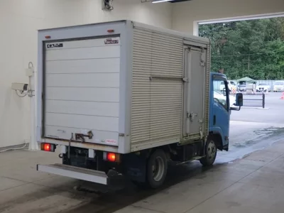 Isuzu ELF