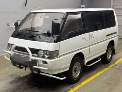Mitsubishi DELICA WAGON